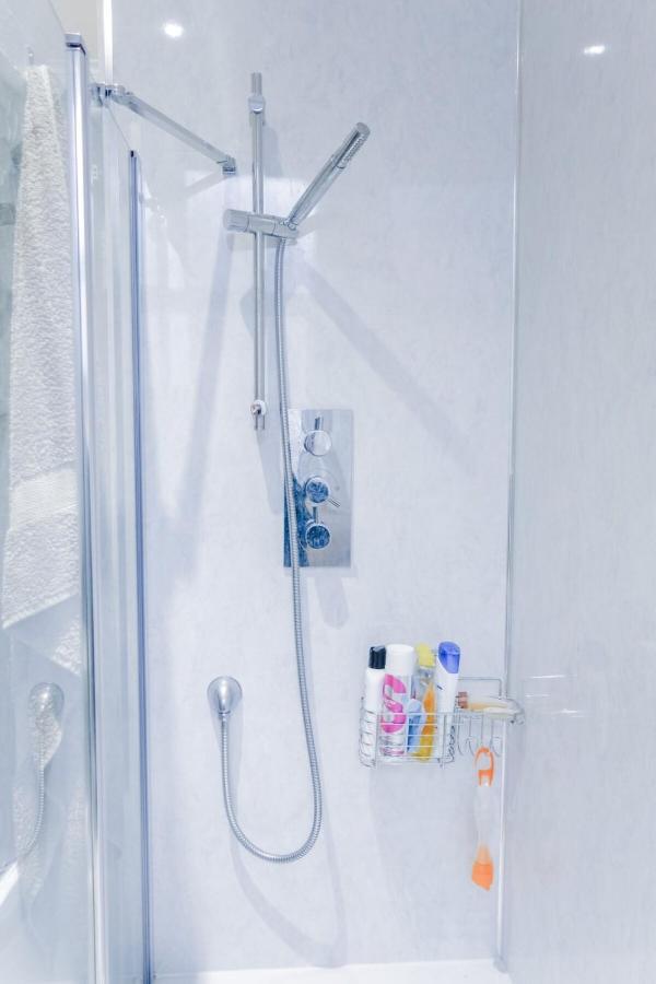 Newly Furnished 2 Bedroom Apartment On Leith Walk Единбург Екстериор снимка